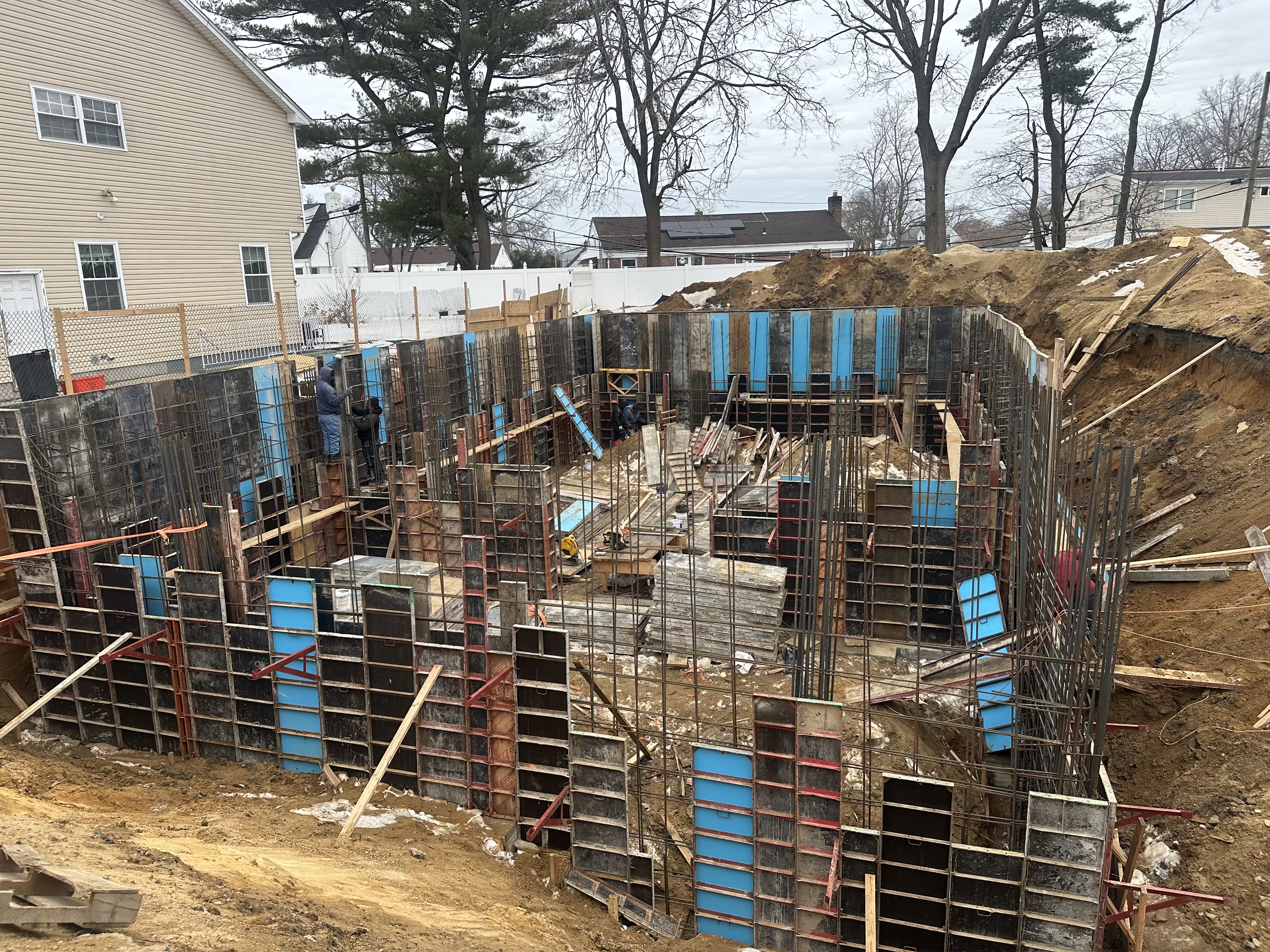 Foundation concrete form construction