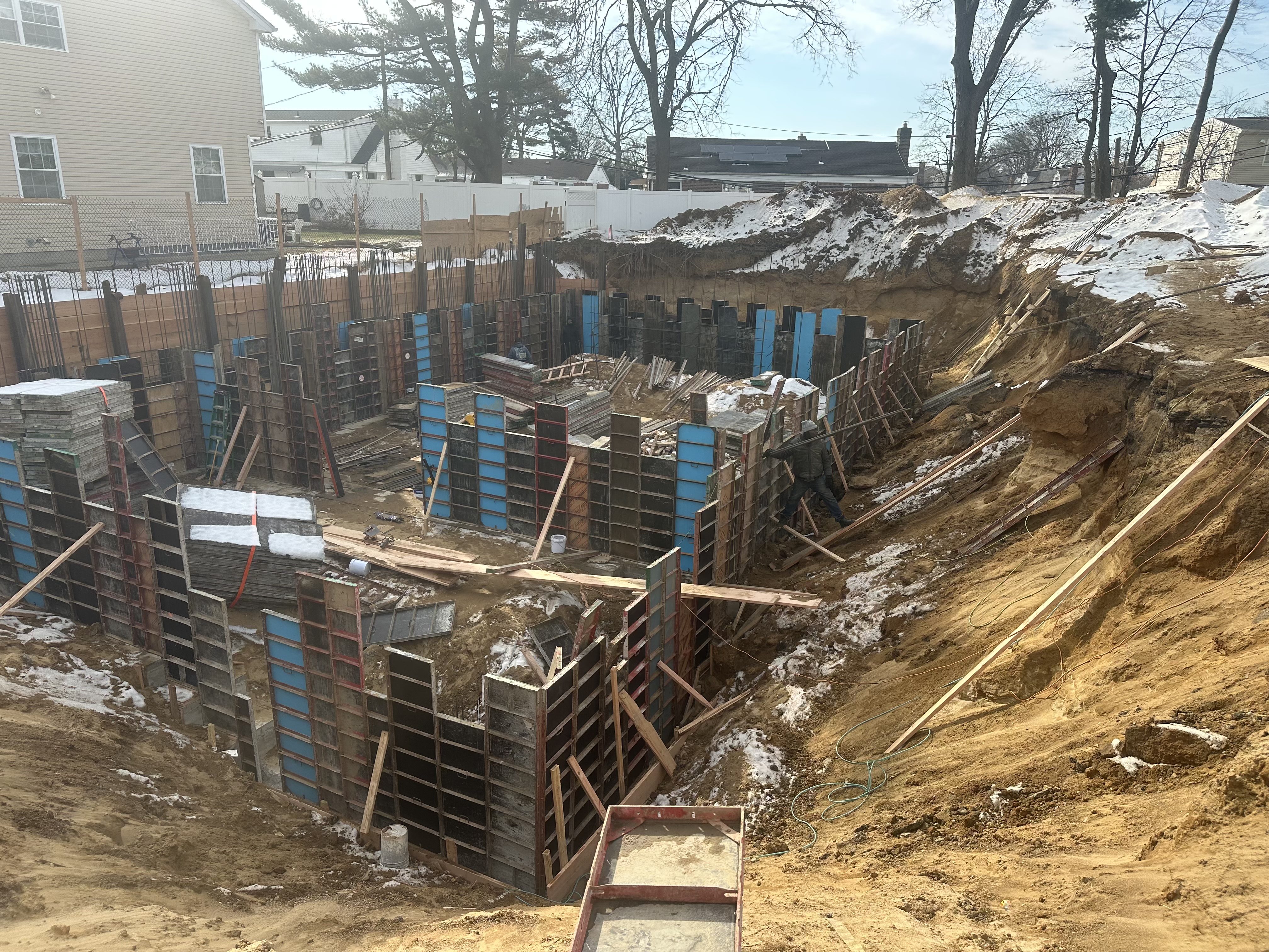 Foundation walls and rebar structure
